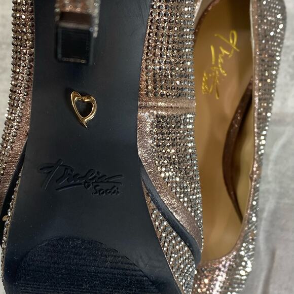 THALIA SODI Women's Pewter Bling Embellished Joey Pointed-Toe Platform Pumps - Picture 12 of 12